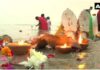 सदी के सबसे लंबे चंद्र ग्रहण के बीच आज मनाई जा रही कार्तिक पूर्णिमा, घाटों पर उमड़ी श्रद्धालुओं की भीड़, देखें ग्रहण का कितना असर कितना नहीं