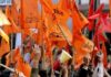प्यार पर शिवसेना का पहरा: वैलेंटाइन विरोध में लाठियों को पिलाया तेल, कहा- पार्क में कुछ करते दिखे तो…