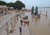 गंगा के जलस्तर में लगातार वृद्धि से वाराणसी शहर के तटवर्ती इलाकों में बेचैनी